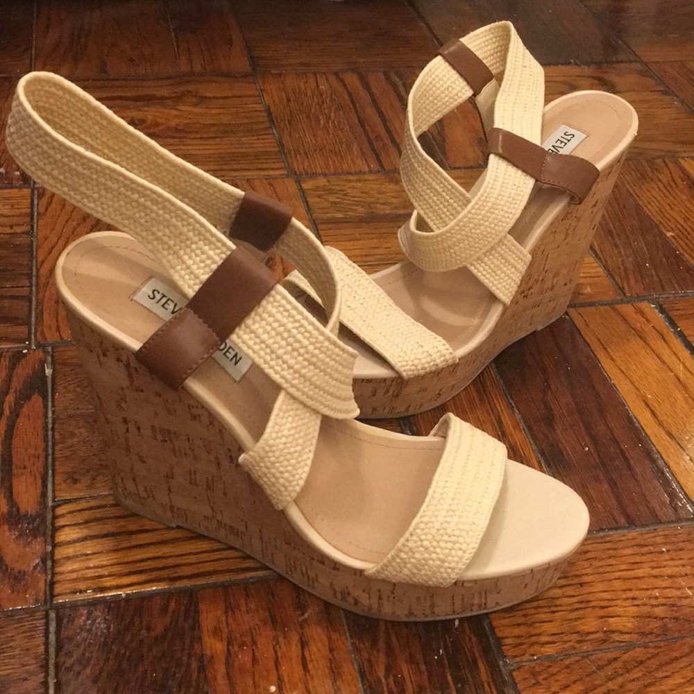 Like new Steve Madden platform sandals